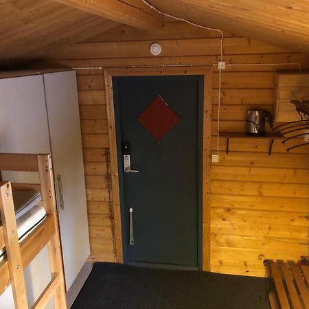 קארלסטאד Timber Cottages With Jacuzzi And Sauna Near Lake Vaenern מראה חיצוני תמונה