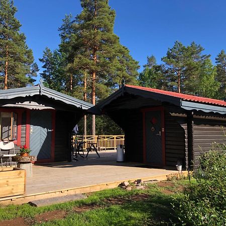 קארלסטאד Timber Cottages With Jacuzzi And Sauna Near Lake Vaenern מראה חיצוני תמונה