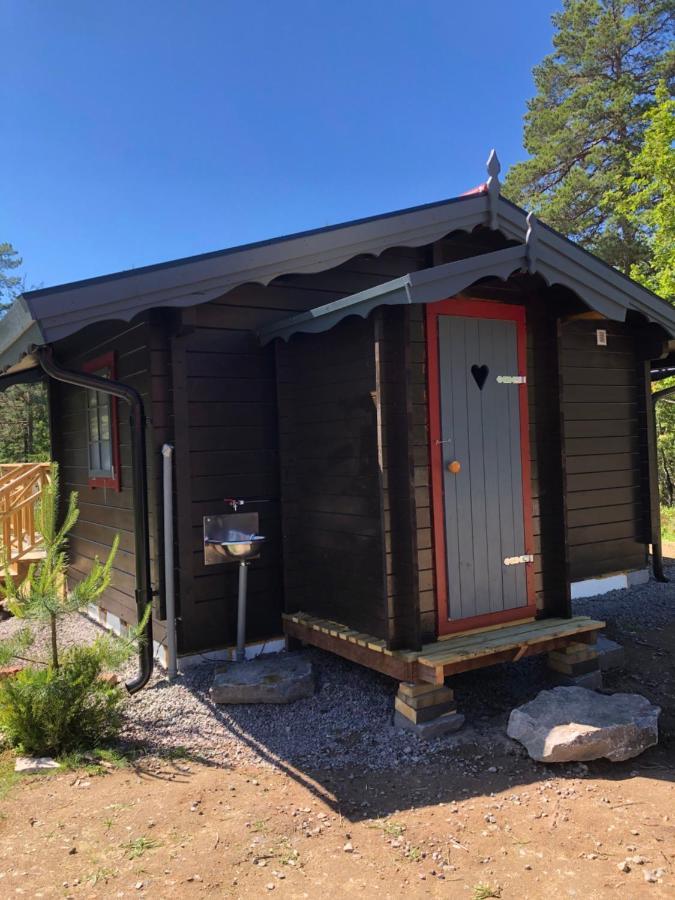 קארלסטאד Timber Cottages With Jacuzzi And Sauna Near Lake Vaenern מראה חיצוני תמונה
