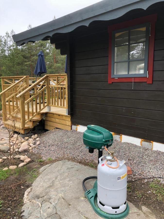 קארלסטאד Timber Cottages With Jacuzzi And Sauna Near Lake Vaenern מראה חיצוני תמונה