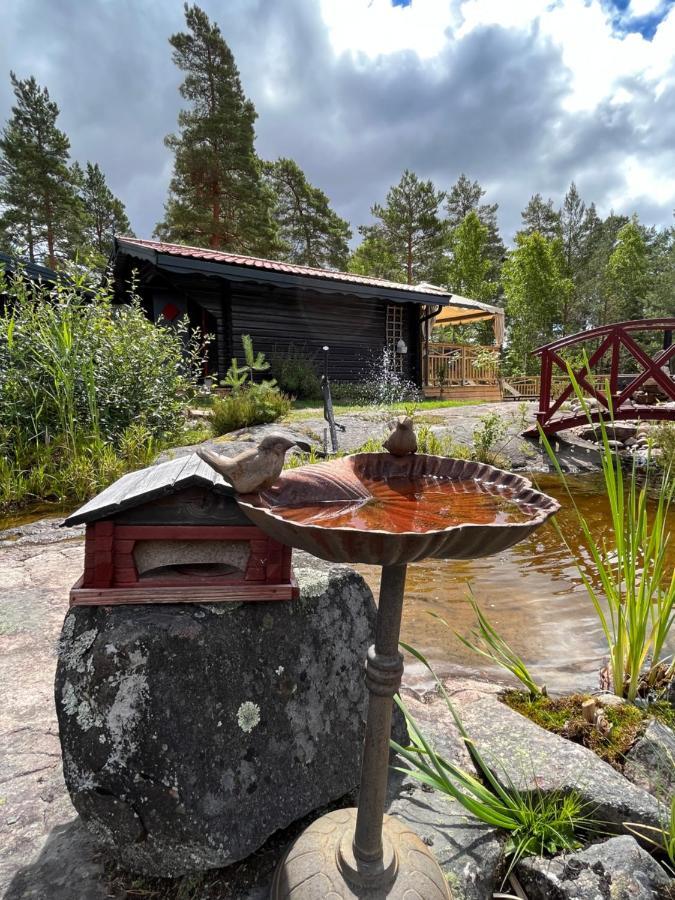 קארלסטאד Timber Cottages With Jacuzzi And Sauna Near Lake Vaenern מראה חיצוני תמונה