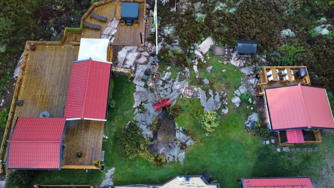 קארלסטאד Timber Cottages With Jacuzzi And Sauna Near Lake Vaenern מראה חיצוני תמונה