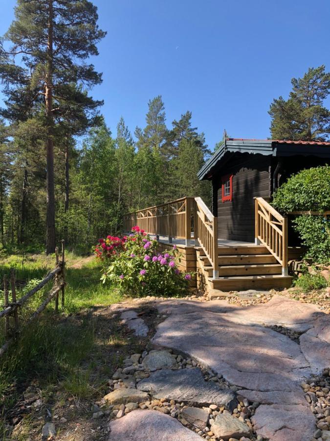 קארלסטאד Timber Cottages With Jacuzzi And Sauna Near Lake Vaenern מראה חיצוני תמונה