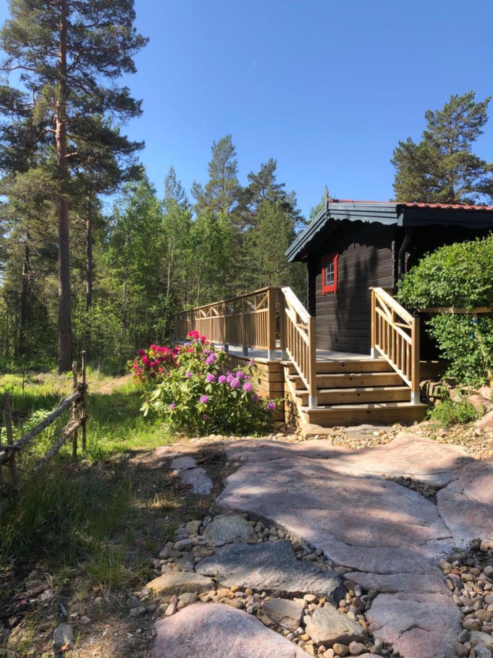 קארלסטאד Timber Cottages With Jacuzzi And Sauna Near Lake Vaenern מראה חיצוני תמונה
