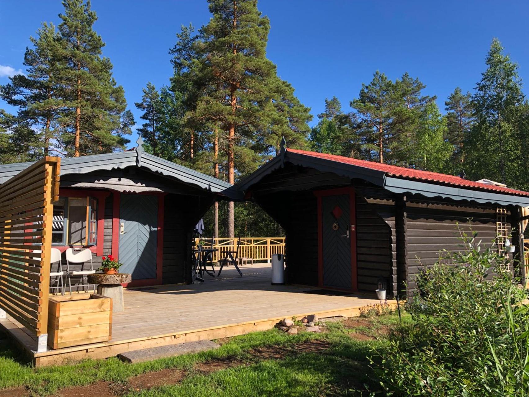קארלסטאד Timber Cottages With Jacuzzi And Sauna Near Lake Vaenern מראה חיצוני תמונה