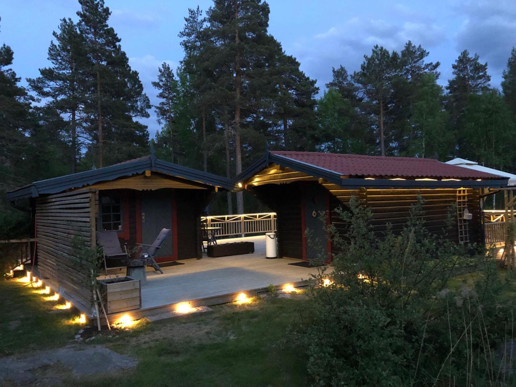 קארלסטאד Timber Cottages With Jacuzzi And Sauna Near Lake Vaenern מראה חיצוני תמונה
